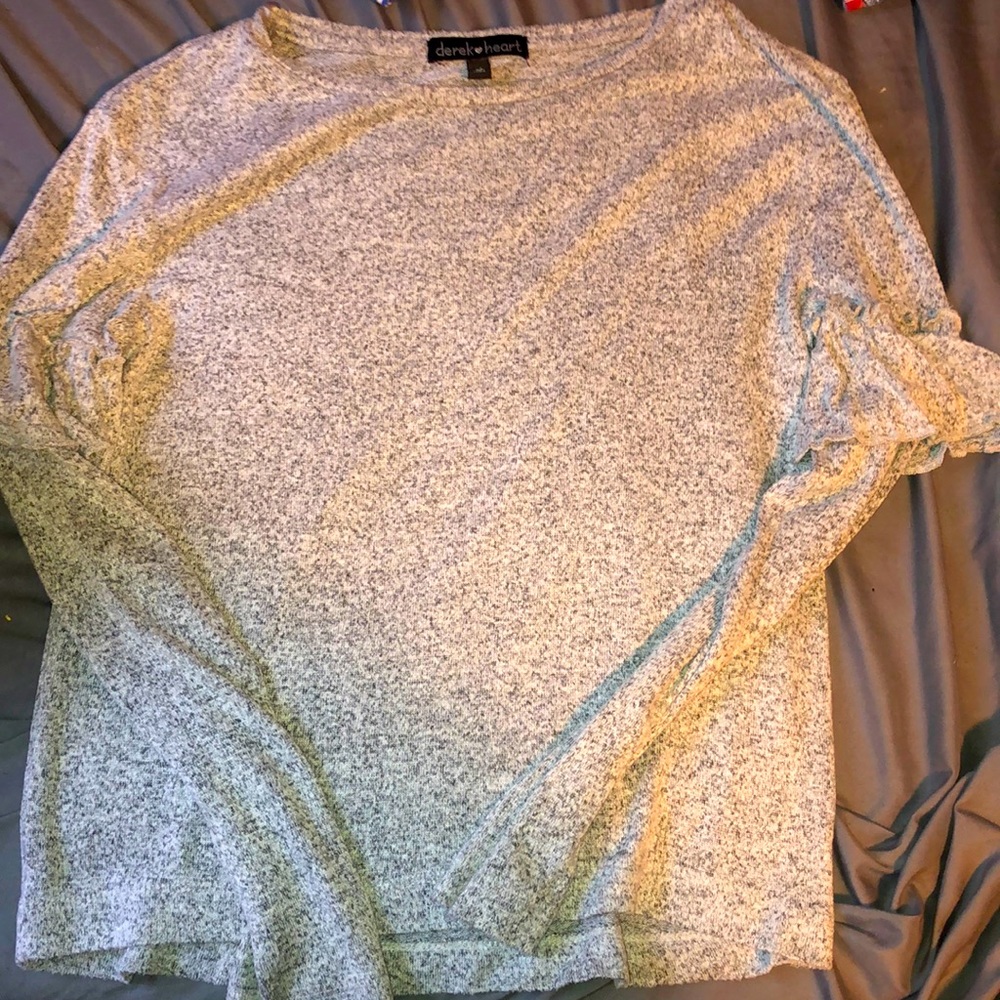 Long sleeve Derek Heart shirt